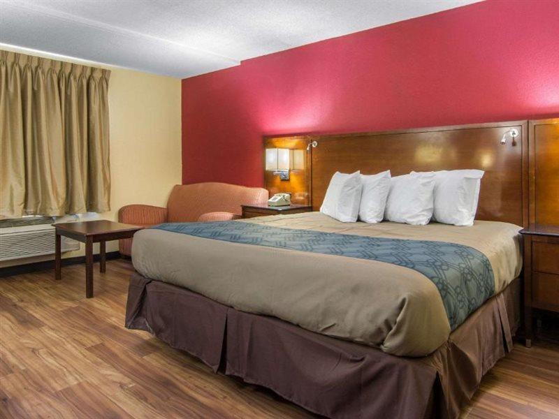 Travelodge By Wyndham Forsyth Zewnętrze zdjęcie