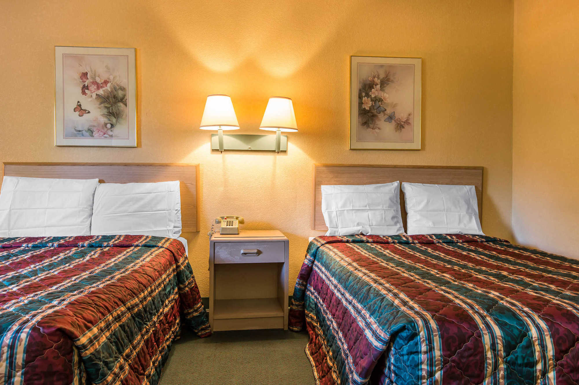 Travelodge By Wyndham Forsyth Pokój zdjęcie