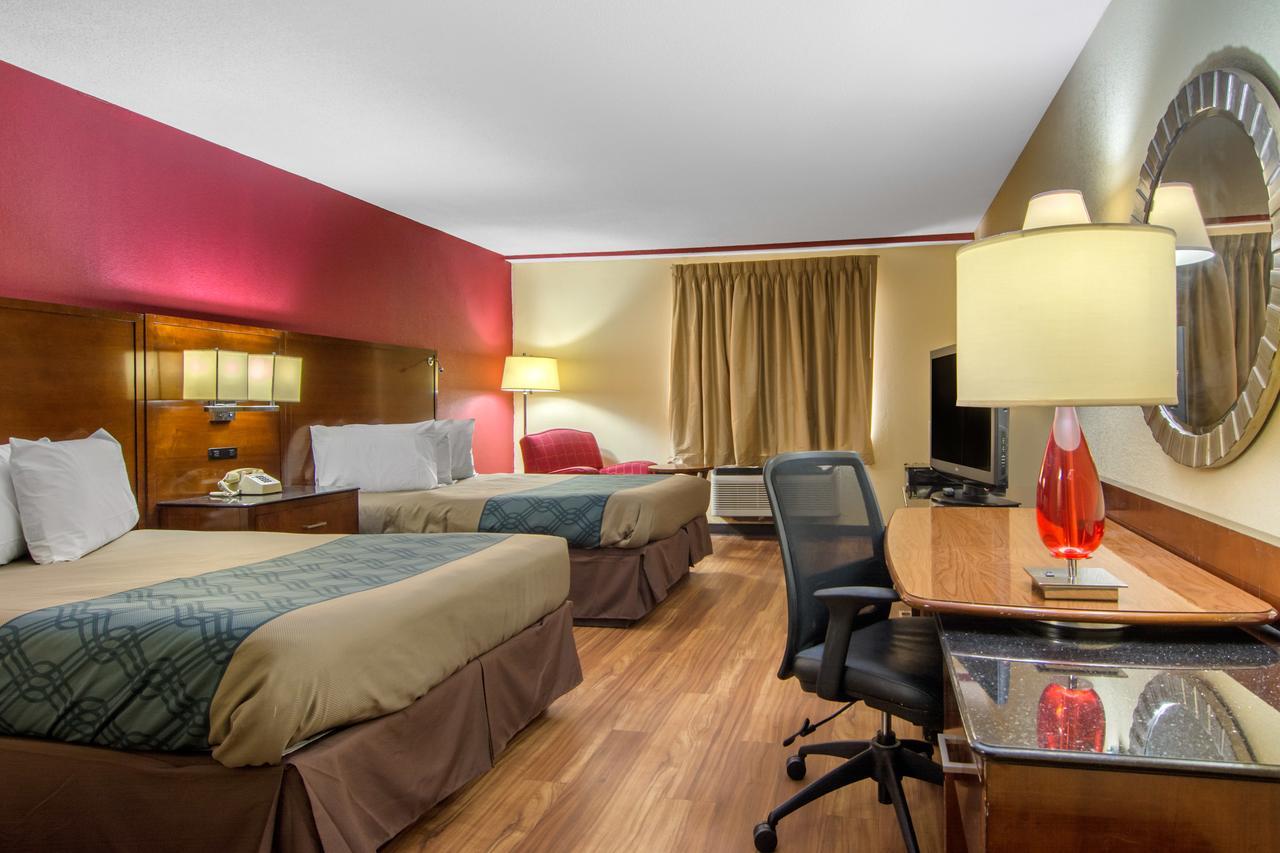 Travelodge By Wyndham Forsyth Zewnętrze zdjęcie
