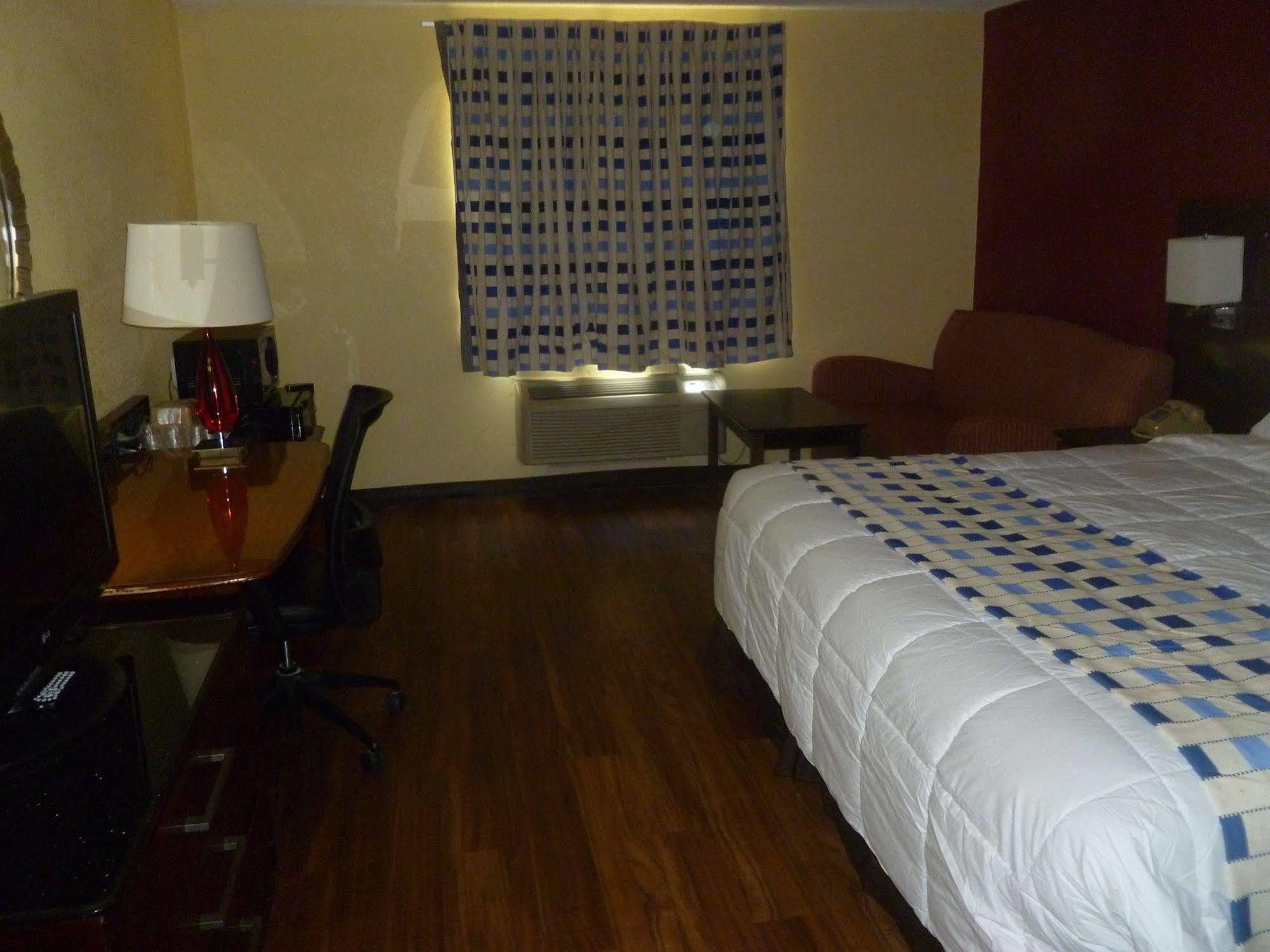 Travelodge By Wyndham Forsyth Zewnętrze zdjęcie